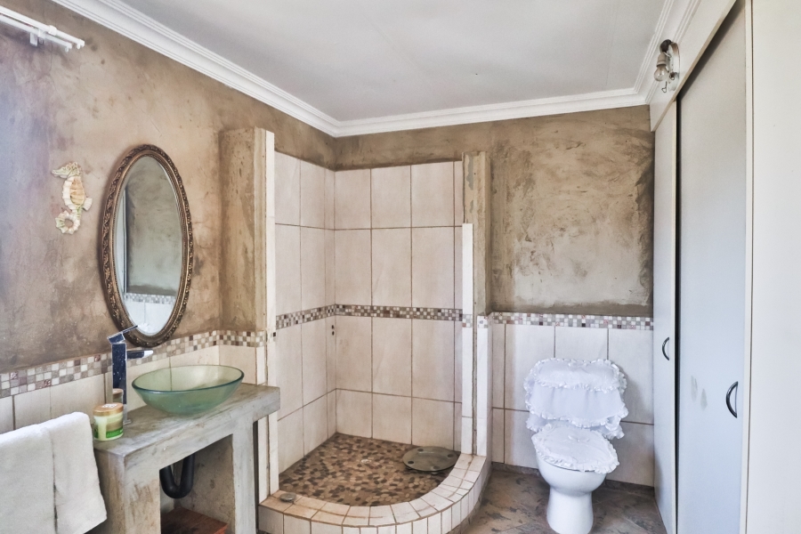 8 Bedroom Property for Sale in Rietfontein AH North West